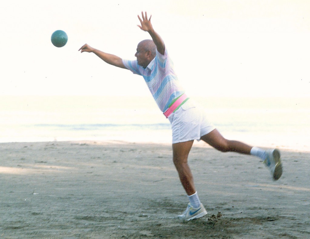 Throwing the Ball during a Christmas Vacation SRI CHINMOY PHOTOS